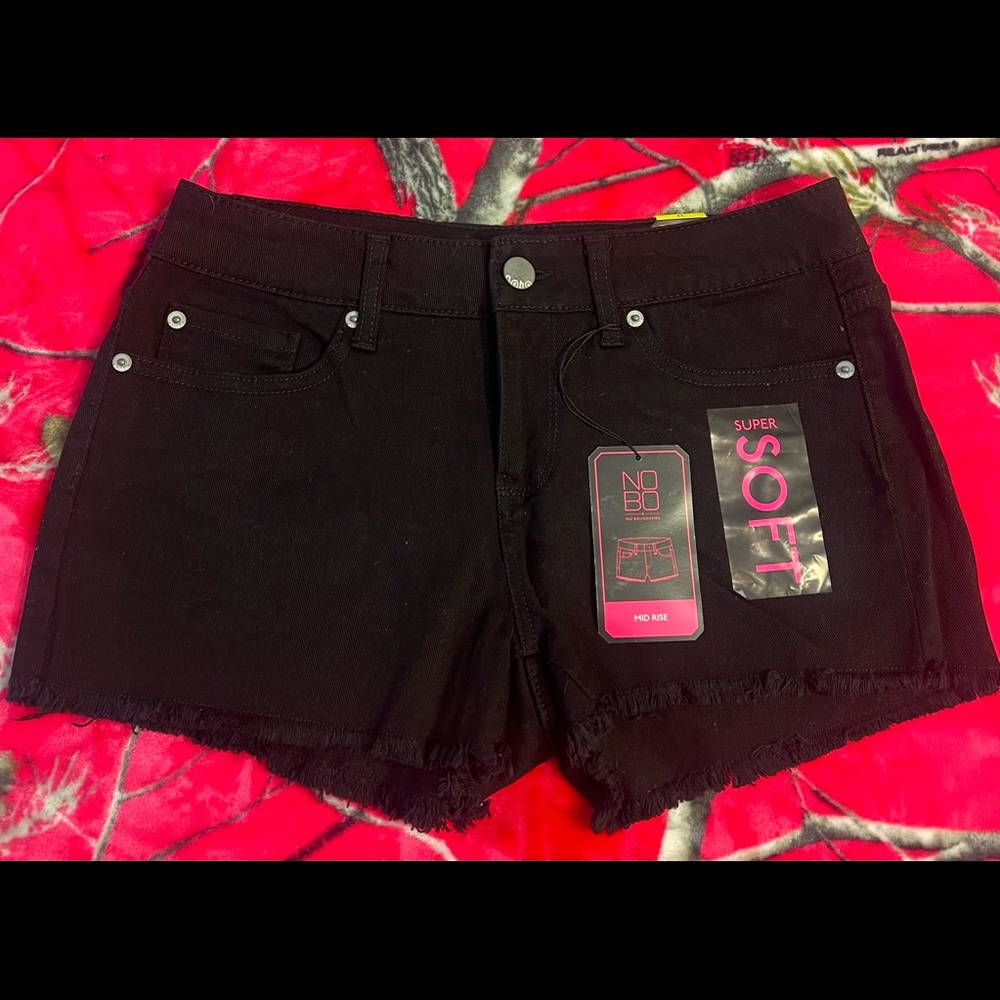 No Boundaries black shorts